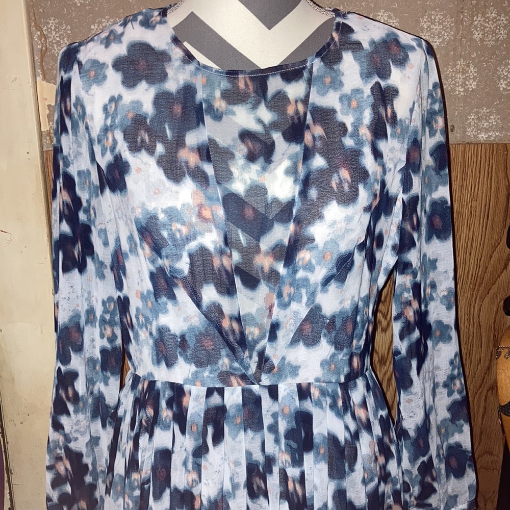 Kimchi Blue Floral Dress NWT Size 10